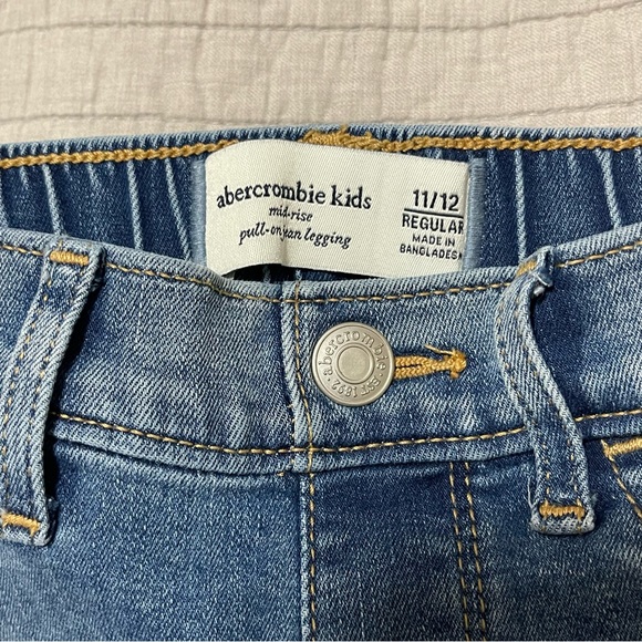Abercrombie Kids Mid Rise Pull On Jean Legging Size 11/12 regular - Picture 2 of 10